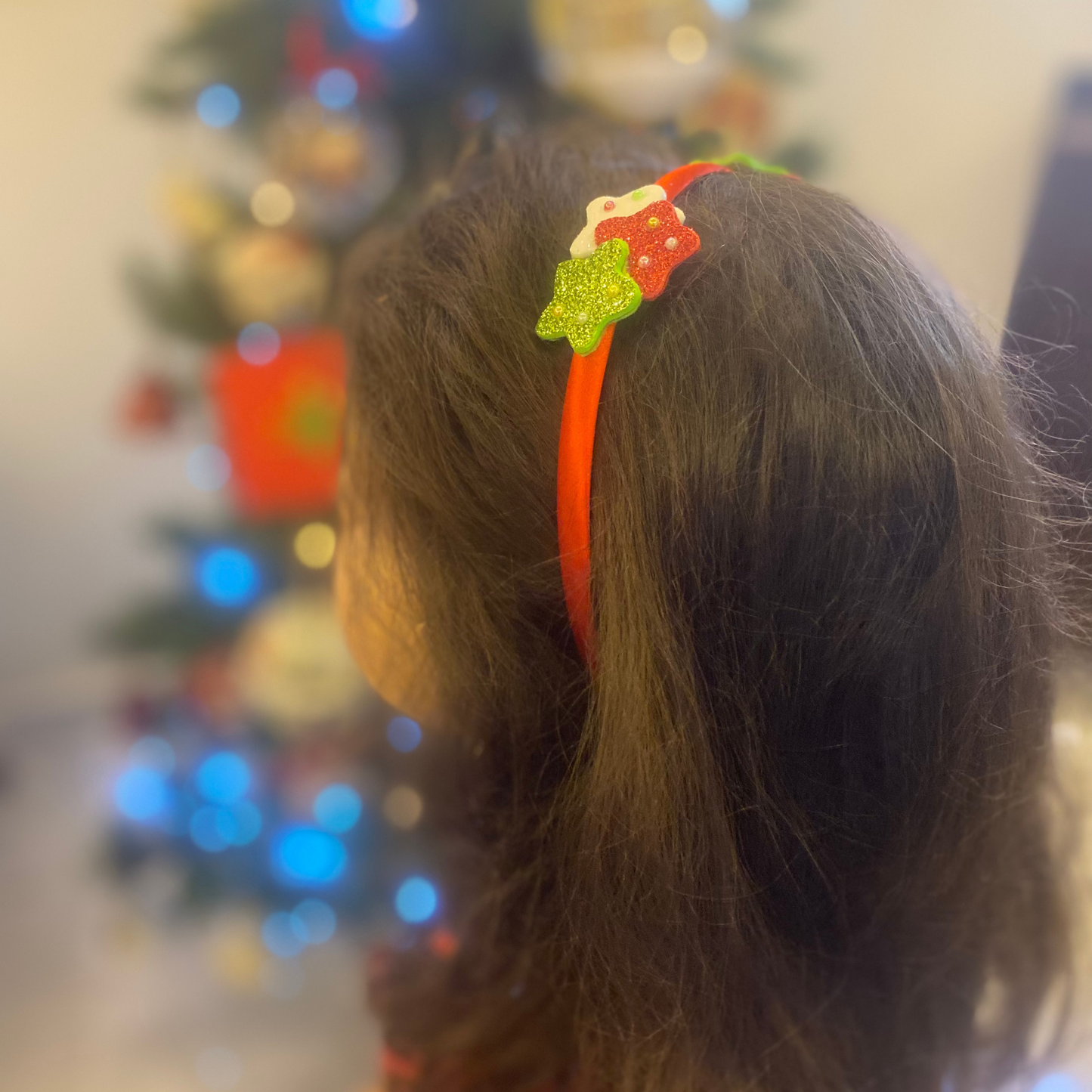 Festive Red Satin Headband for Girls with 3D Christmas Stars – Adorable Holiday Accessory
