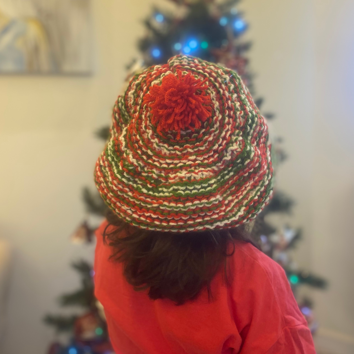 Festive and Stylish Girls’ Christmas Beret – Handmade in Christmas Red, Green & White
