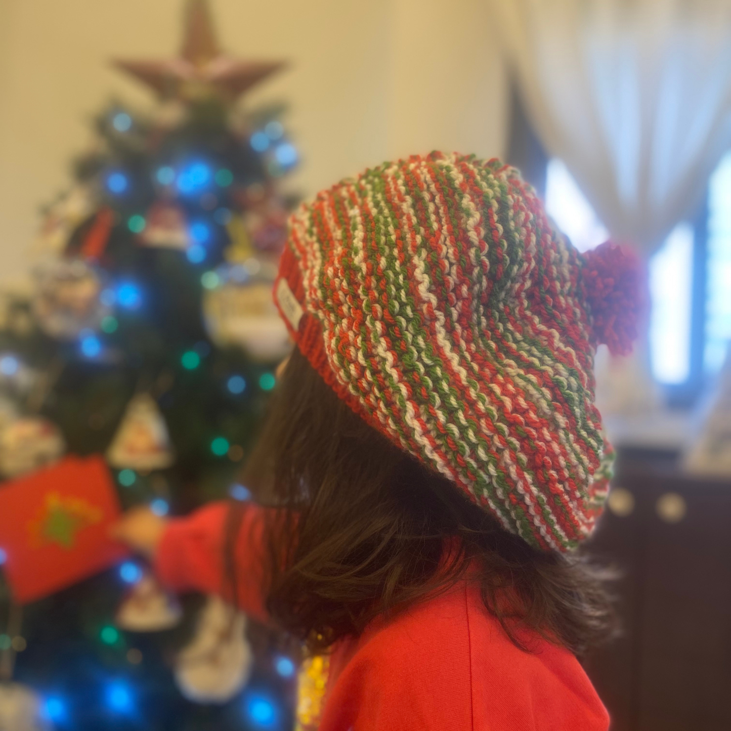 Festive and Stylish Girls’ Christmas Beret – Handmade in Christmas Red, Green & White