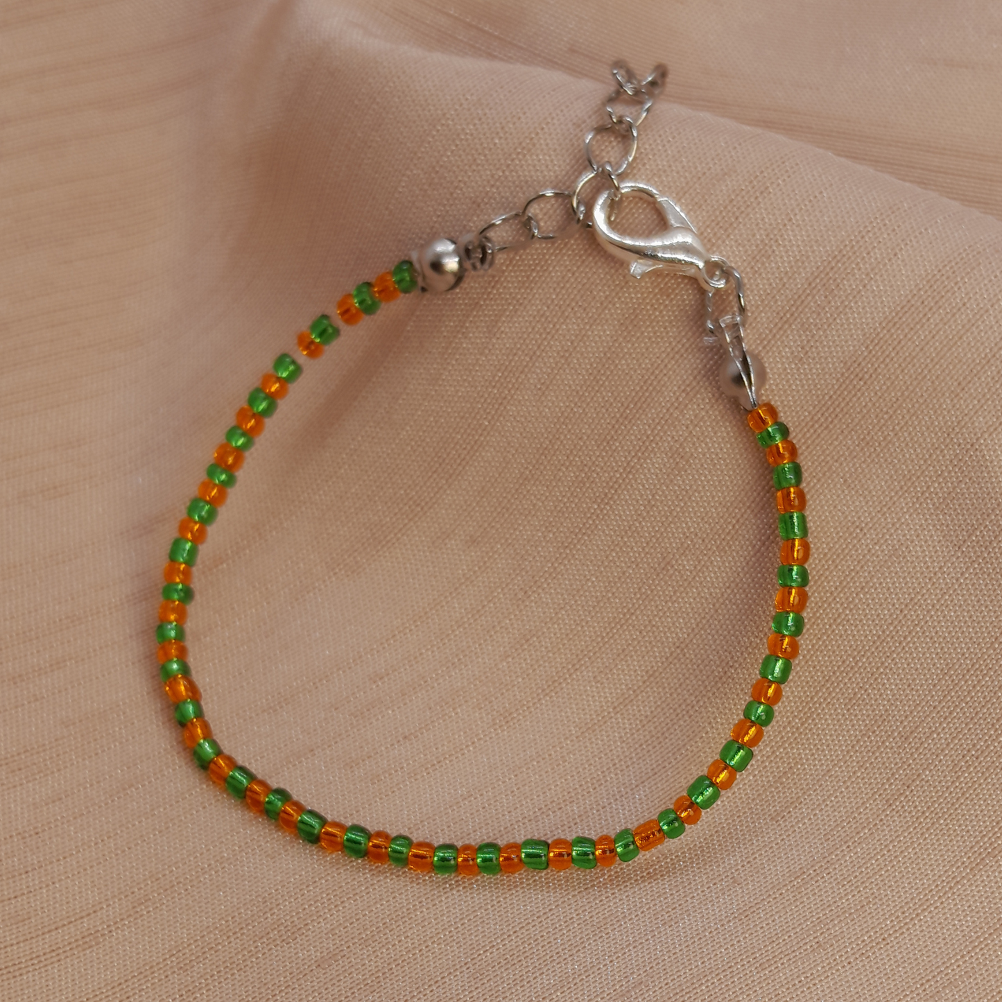 Handmade Seed Bead Bracelet for Ladies – Minimalist Two-Tone Beaded Jewelry