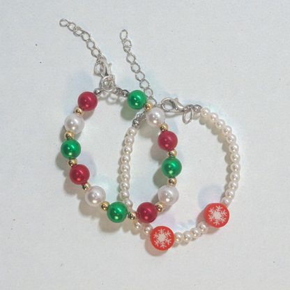 Elegant Women’s Christmas Bracelet Set – Ivory & Festive Faux Pearls with Clay Charms