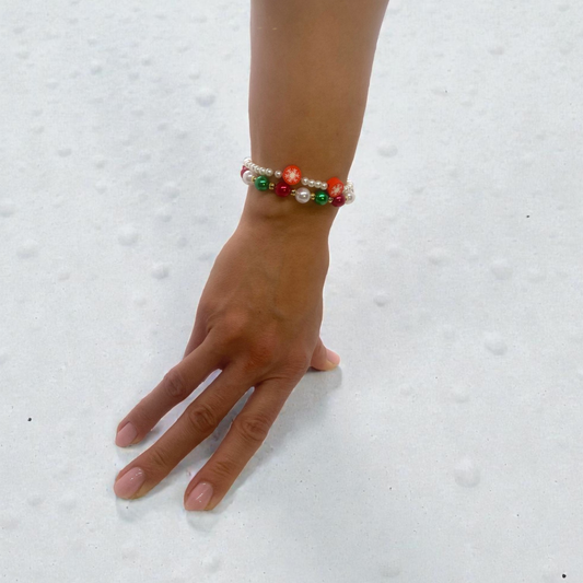 Elegant Women’s Christmas Bracelet Set – Ivory & Festive Faux Pearls with Clay Charms