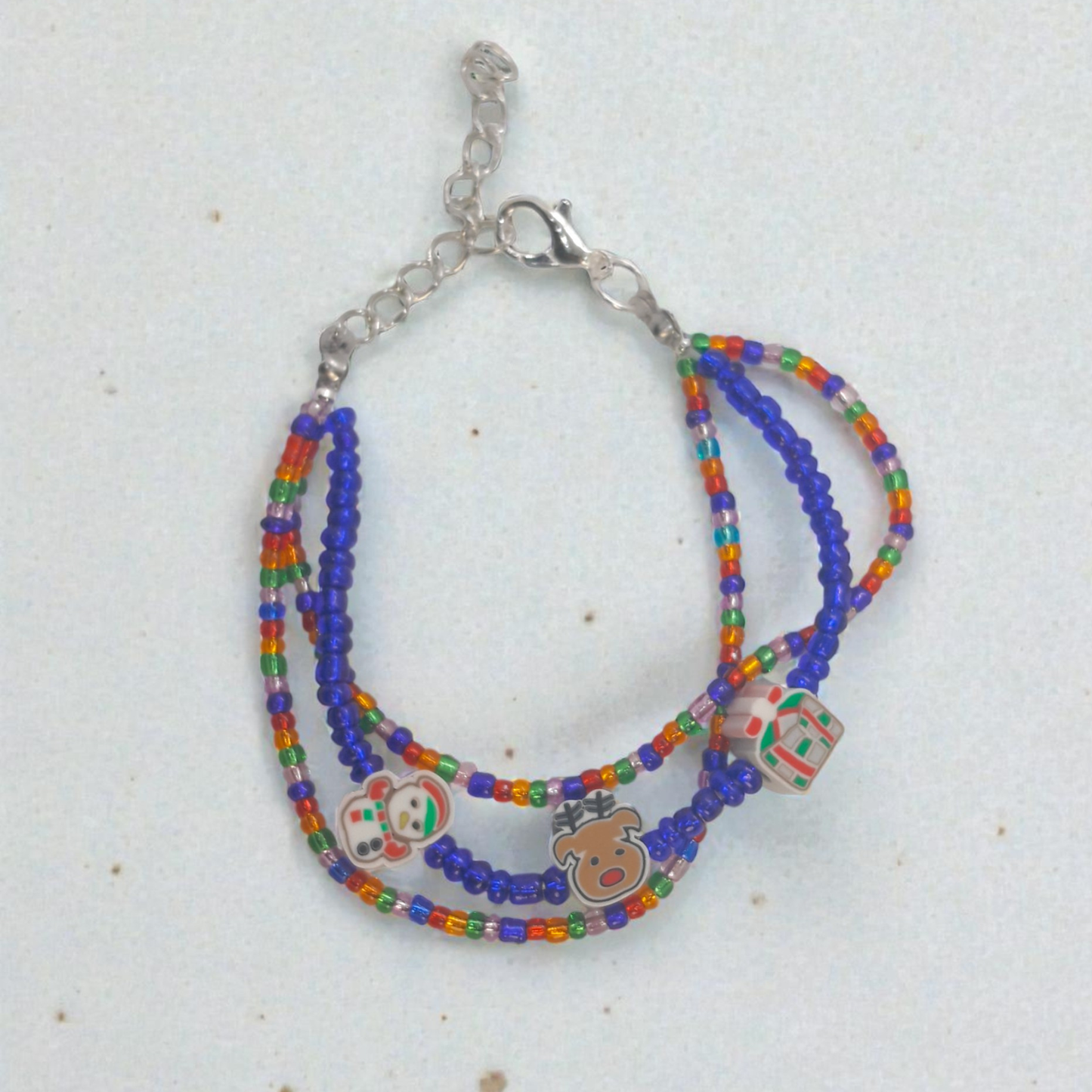 Stylish Holiday Bracelet for Little Girls – Multicolor Beads with 3 Christmas Charms