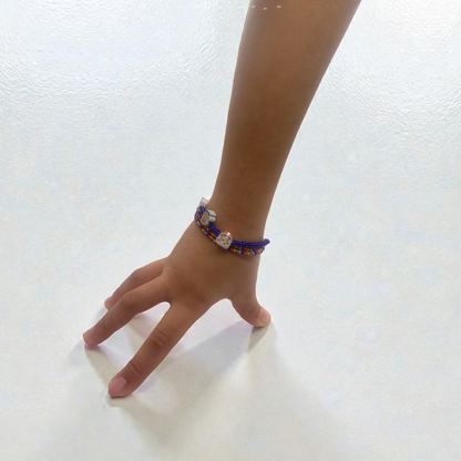 Stylish Holiday Bracelet for Little Girls – Multicolor Beads with 3 Christmas Charms