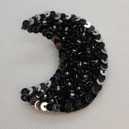 Luxury Handmade Ramadan Brooch for Women – High-End Paillettes, Beads & Faux Pearl Pin (Gold or Black)