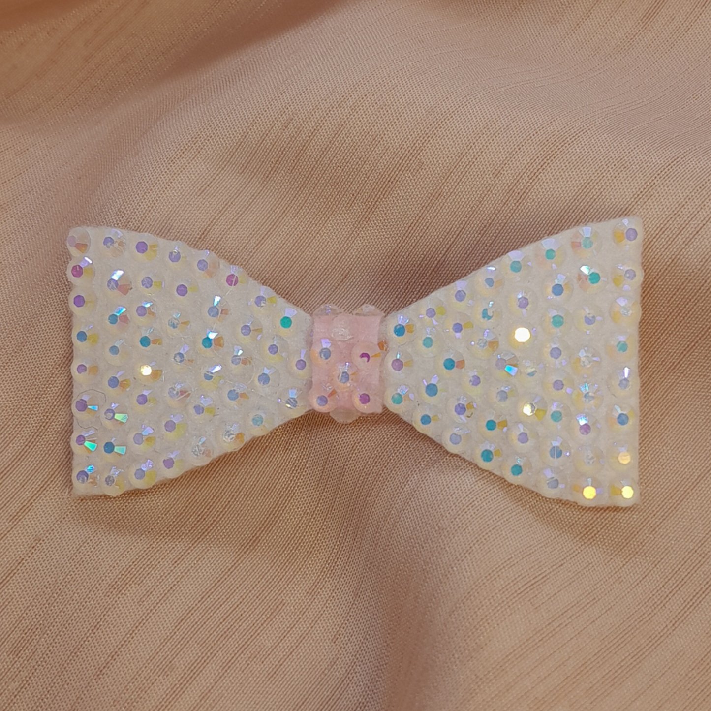 Elegant White Sparkle Bow Hair Clip – Luxury Rhinestone Barrette